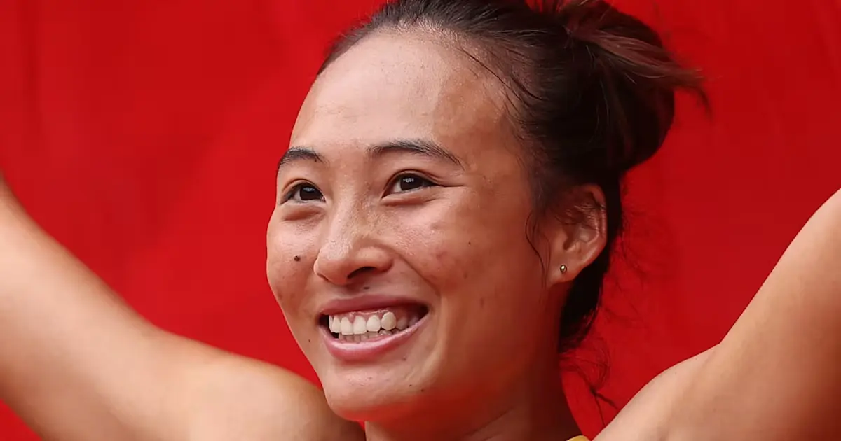 Scopri Zheng Qinwen: La stella nascente del tennis