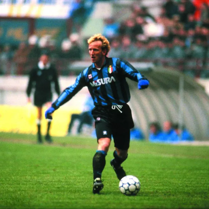 Inter lutto al braccio oggi: Perché l’Inter gioca con lutto al braccio oggi?