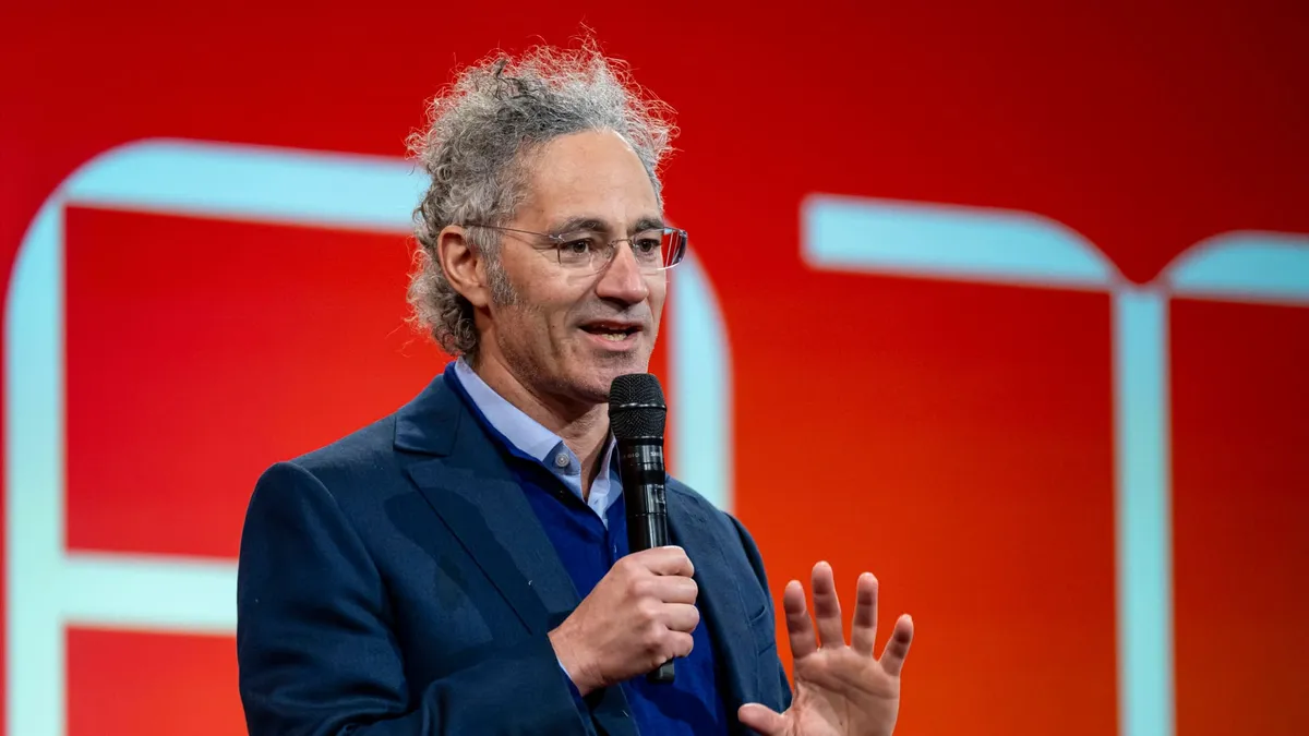 Palantir: il futuro della sorveglianza e dell’analisi dei dati