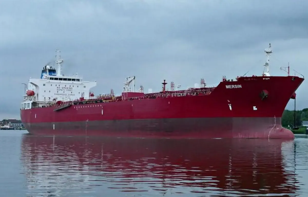 Petroliera: Cosa sta succedendo alla  Arctic Metagaz nel Mediterraneo centrale?