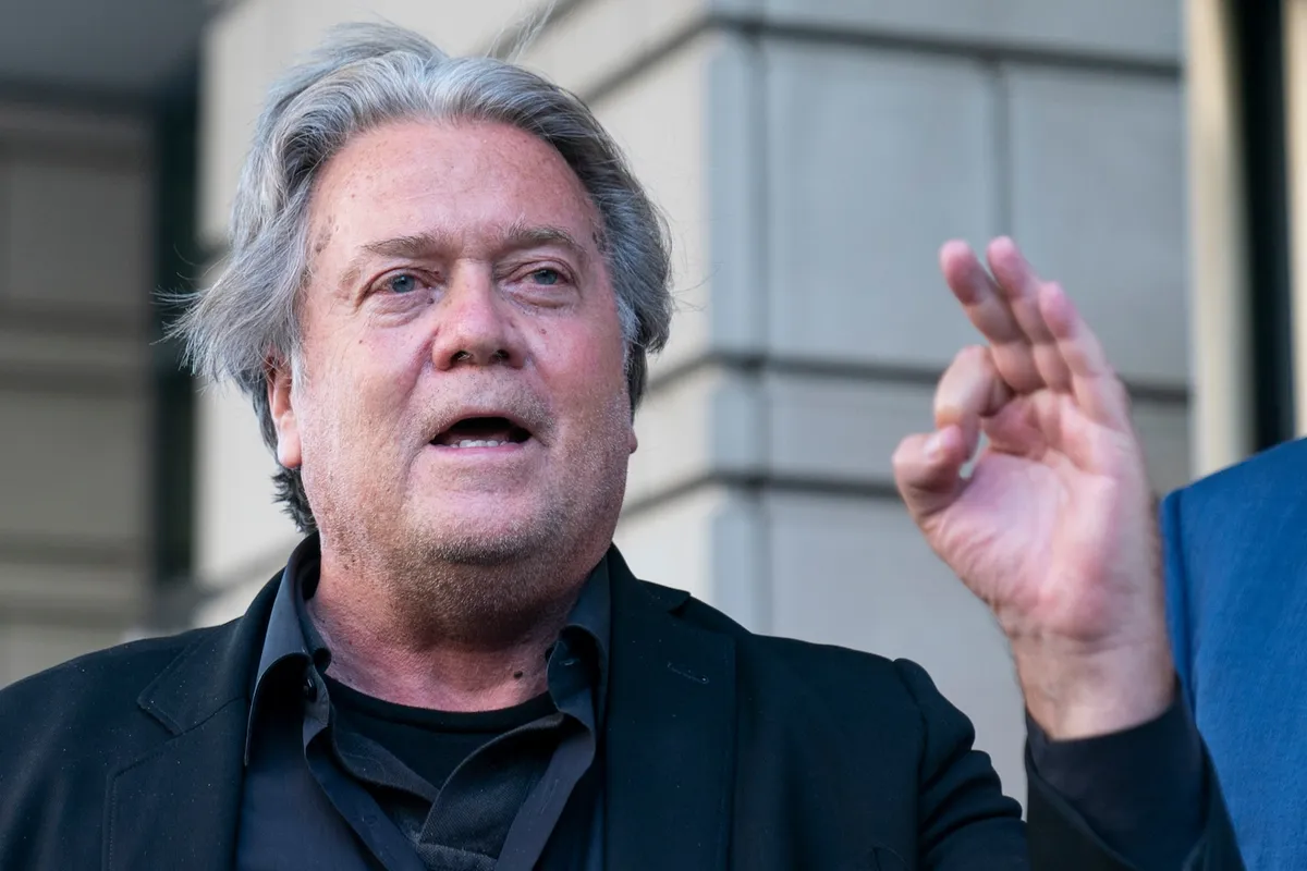 Steve bannon: Cosa sta succedendo a ?