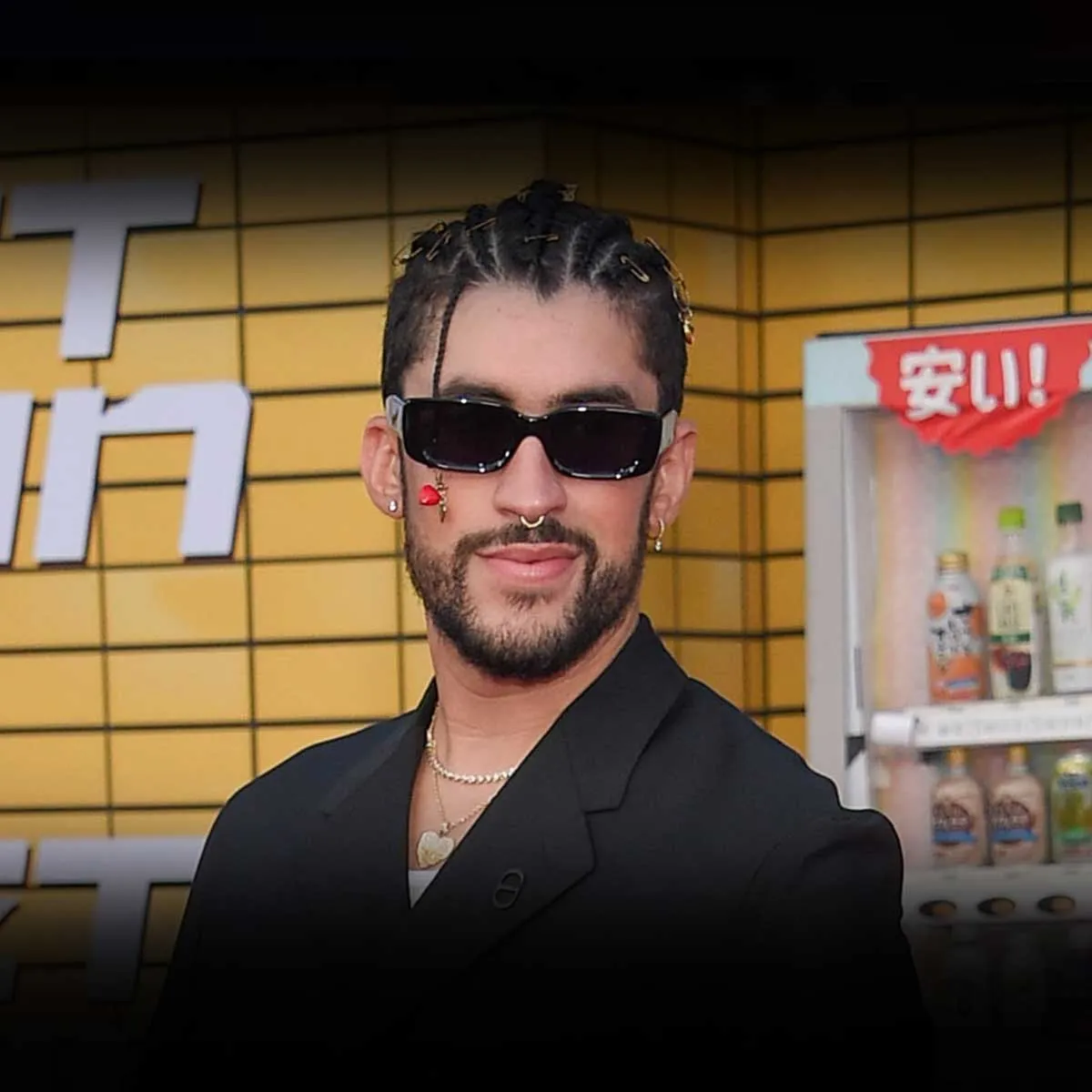 Bad Bunny al Met Gala: Una sfida alle convenzioni della bellezza?