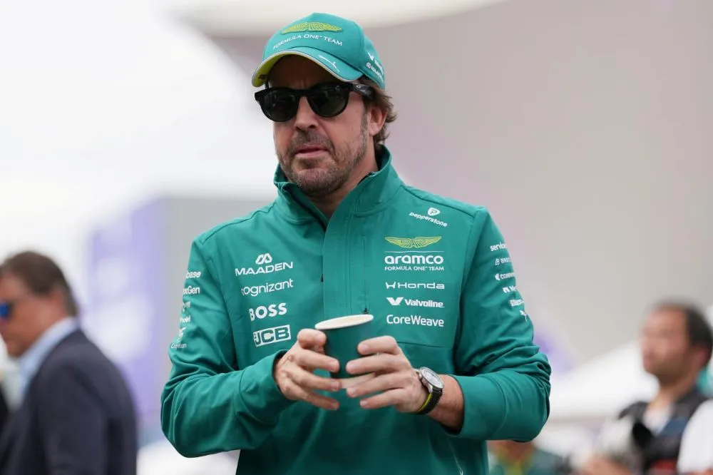 Fernando Alonso critica la Ferrari: test illimitati con Pirelli per il GP di Miami