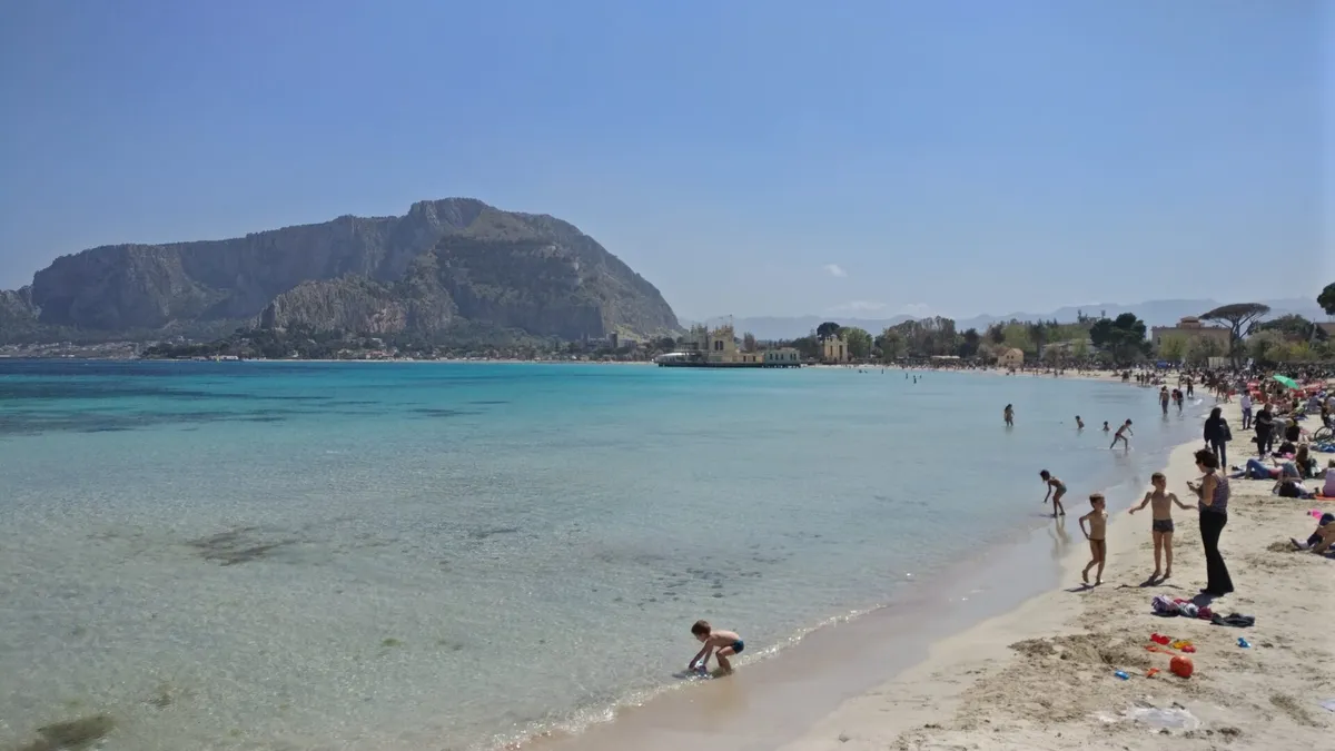 Mondello: Perché il degrado di preoccupa Palermo?
