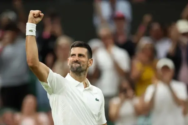 Wimbledon: Djokovic batte Wu all’esordio, avanzano anche Medvedev e Auger-Aliassime
