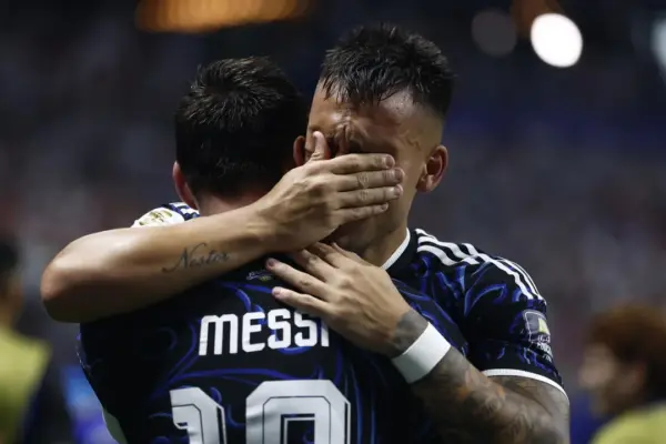 Argentina batte Inghilterra e vola in finale dei Mondiali image 1