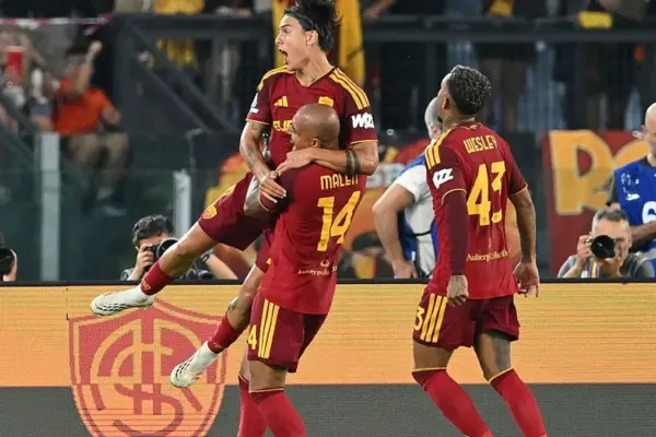 Roma travolge la Fiorentina 4-0 con tripletta di Malen e assist di Dybala
